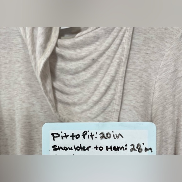 Cabi #3226 Long Sleeve Cowl Neck Lightweight Top in Oatmeal Women’s Medium - Picture 12 of 13
